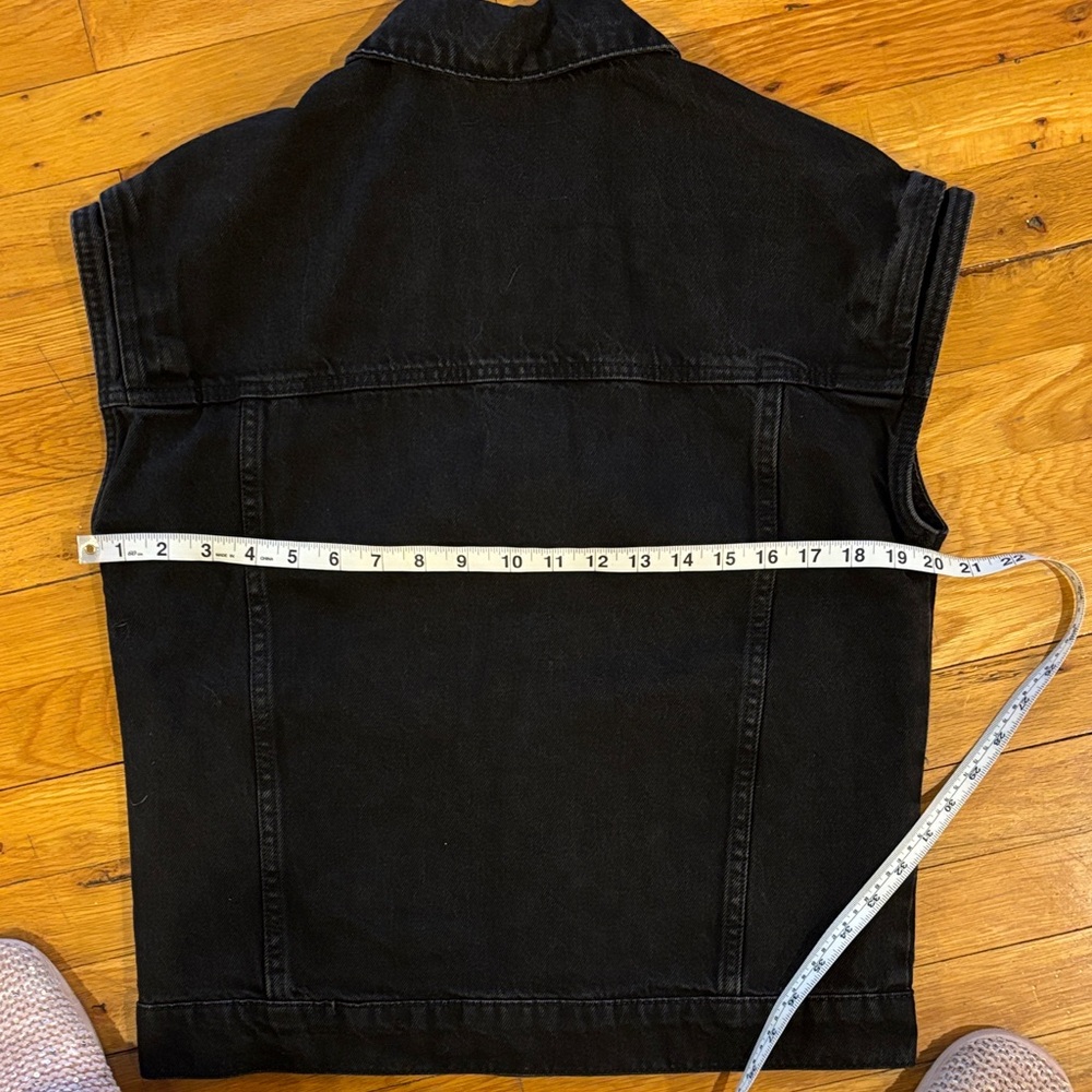 Black Sleeveless Denim Vest - Picture 3 of 6